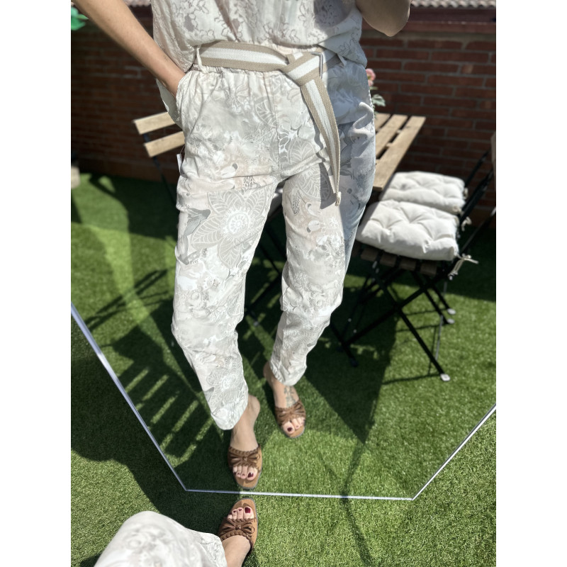 PANTALÓN BEIGE FLORES